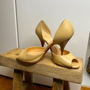 Christian Louboutin vintage beige leather peep toe shoes size 36 1/2